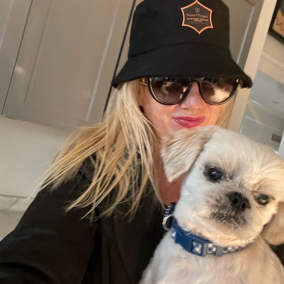 Meet your Posher, Anna - Picture 2 of 14